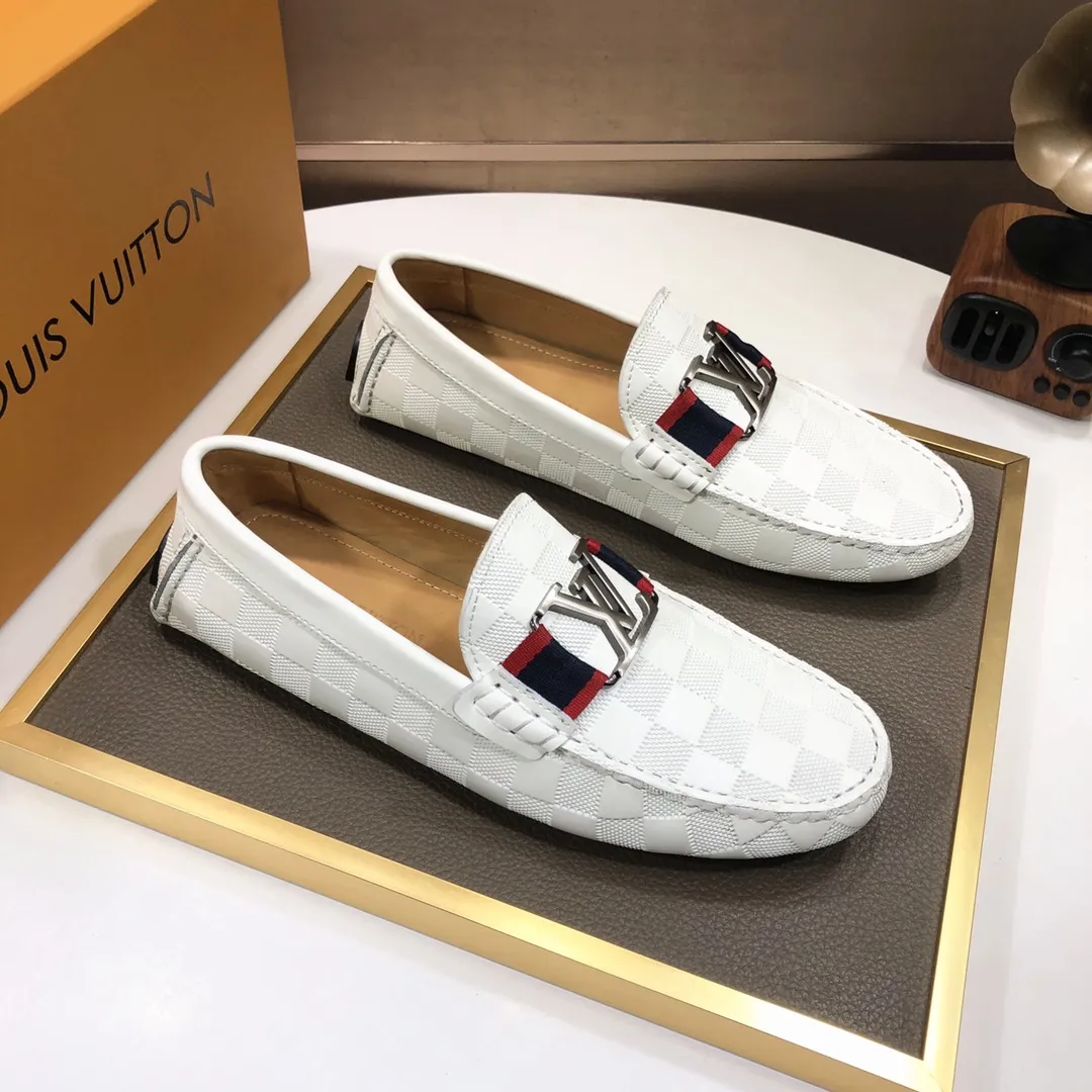 Men's men's shoes 💰420💰 [LV Doudou shoes] (water-dyed cowhide lining) new model is on the market, available on the official website. The new Doudou shoes are processed into single-color materials, and the uppers are made of imported cowhide material. The body of the shoe is fully hemmed with mark thread, and is lined with imported original cowhide leather. The elegant shoe shape is super suitable for all-matching, and the size is 38-44.